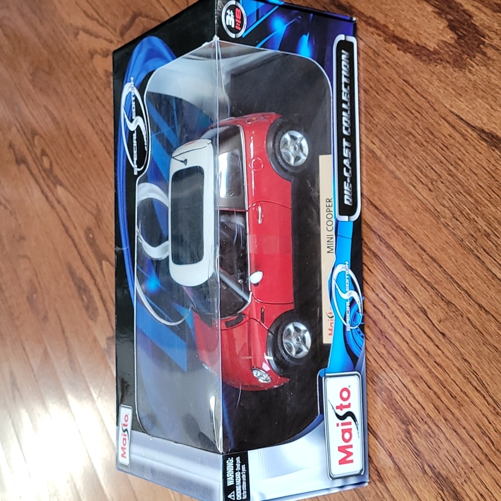 Mini Cooper - 2010 Maisto Die Cast Collectible Car
